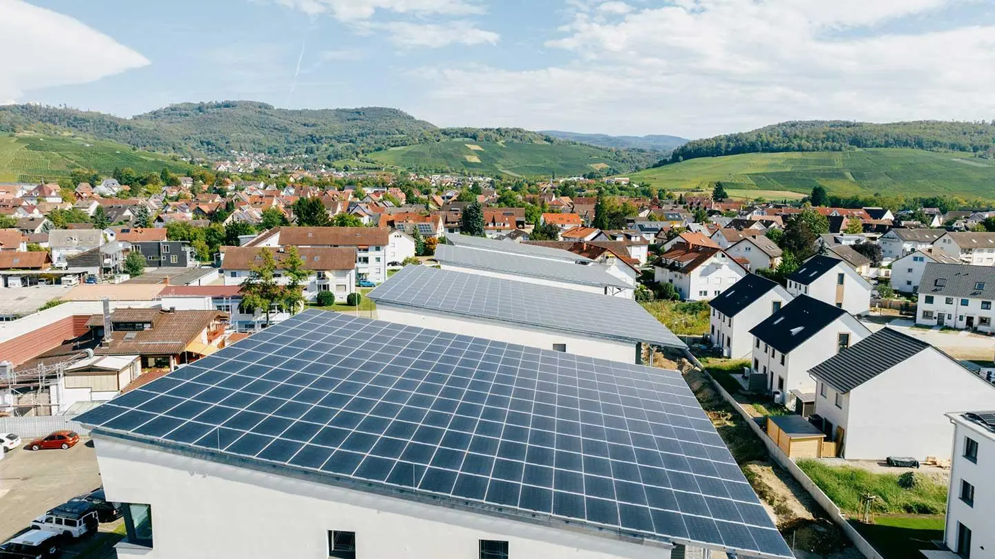 Solaranlage auf einem Hausdach in der Schweiz